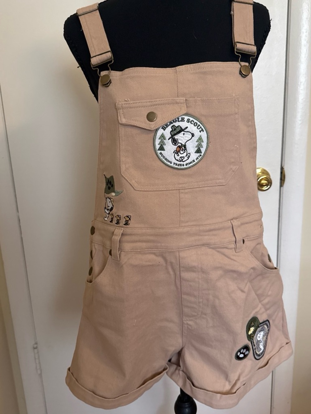 NWT BoxLunch Peanuts Snoopy Beagle Scout Camping Shortall Overalls L - Picture 1 of 7